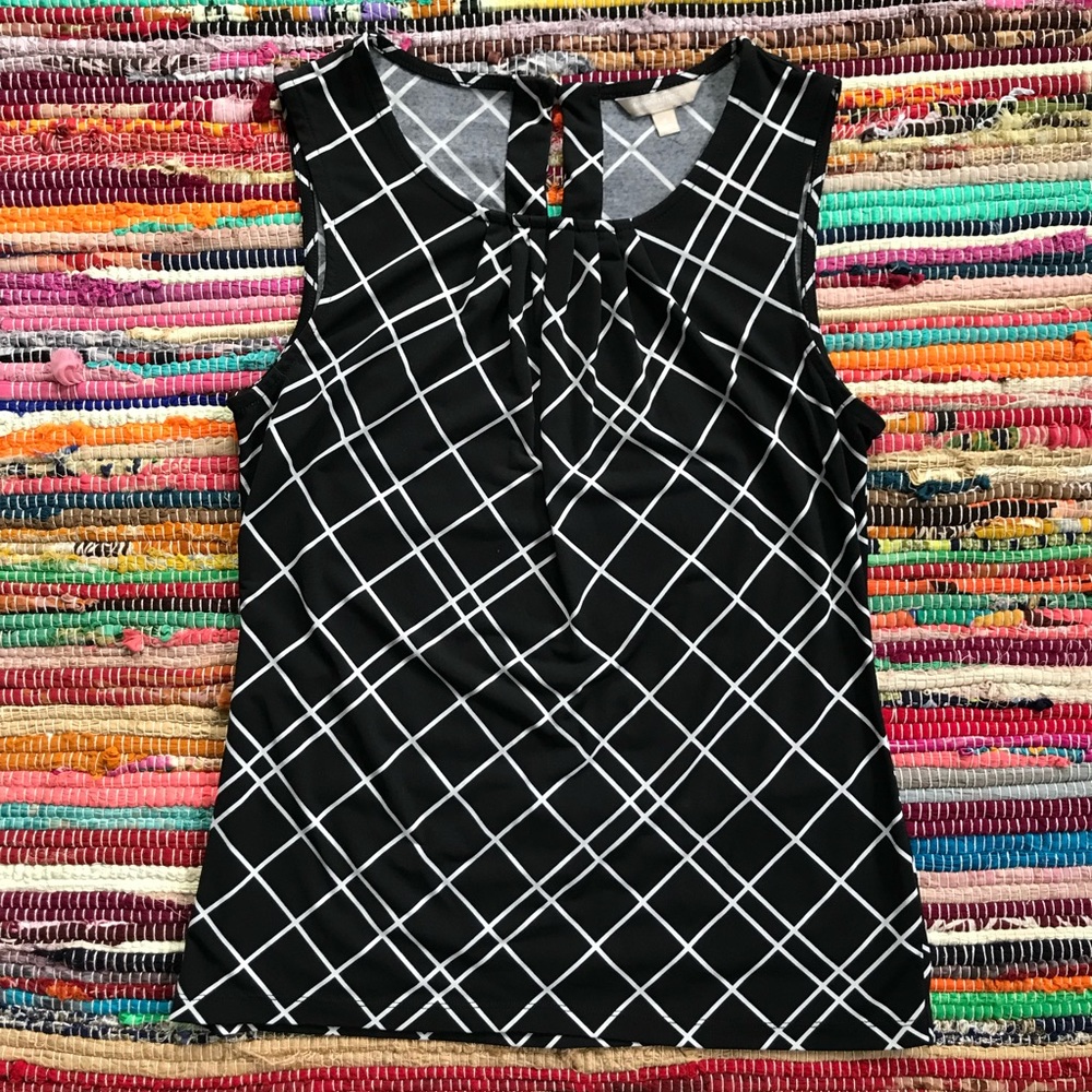 Banana Republic ~ Black white plaid knit shell top
